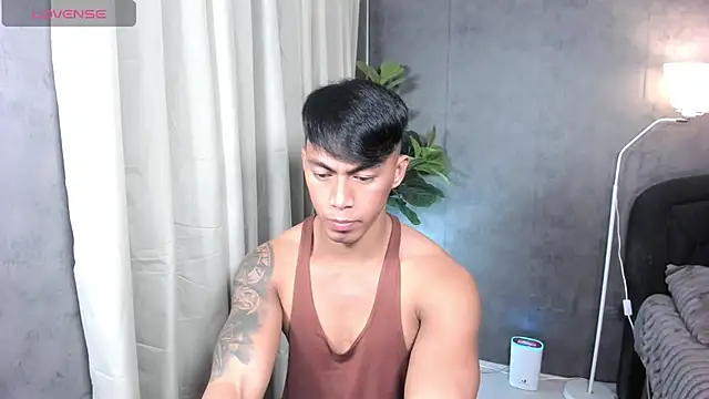 PinooyMilker – webcam-show