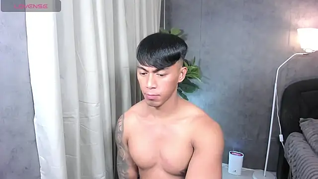 PinooyMilker's Webcam Show