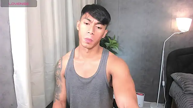 PinooyMilker's Webcam Show
