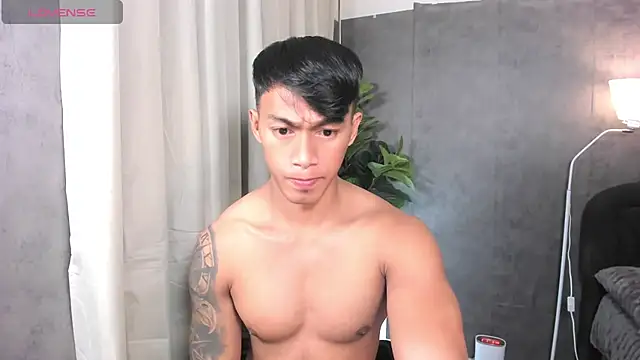 PinooyMilker's Webcam Show