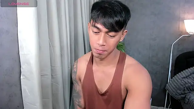 PinooyMilker webcam show
