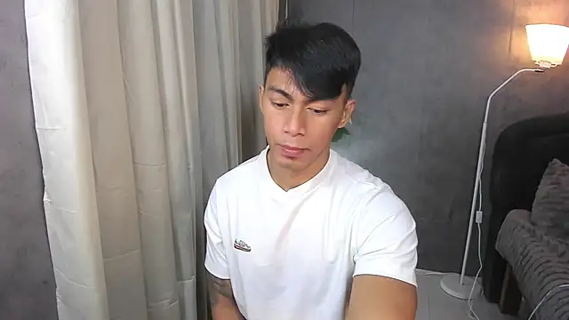 PinooyMilker Webcam Show
