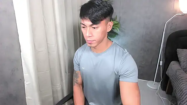 PinooyMilker Show in webcam