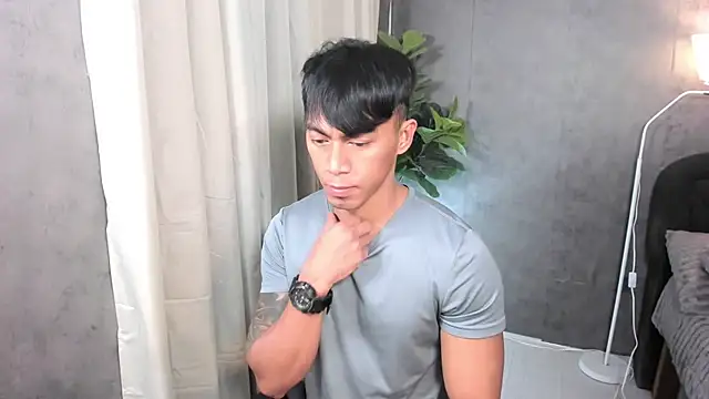 PinooyMilker webcam show