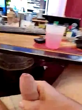 chrisdic27 Show in webcam