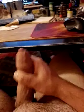 chrisdic27 Show in webcam