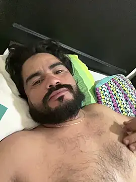 MichaelBear_21 Show Webcam