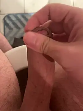 420Boy18cm: διαδικτυακό σόου στην κάμερα
