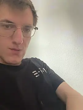 420Boy18cmn Webbikameraesitys