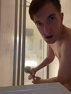 Pokazy przed kamerką – 420Boy18cm