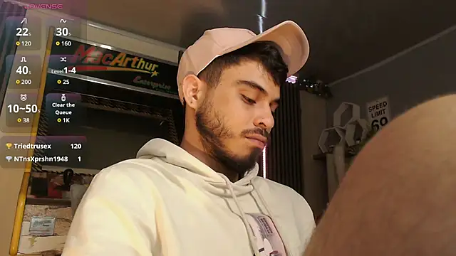 عرض كام Bastian_MCcormick
