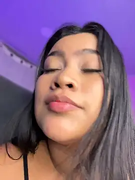 LunaaRosseのライブXXXチャット