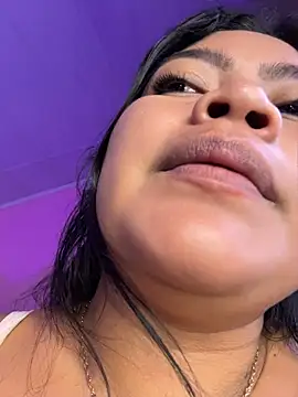 Chat XXX en directo de LunaaRosse