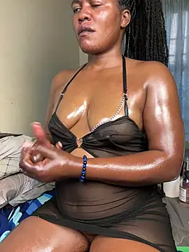 Show modela Kikie23 na web-kameri
