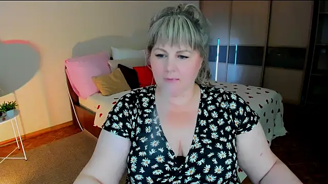 CrystaalStaar's Live XXX Chat