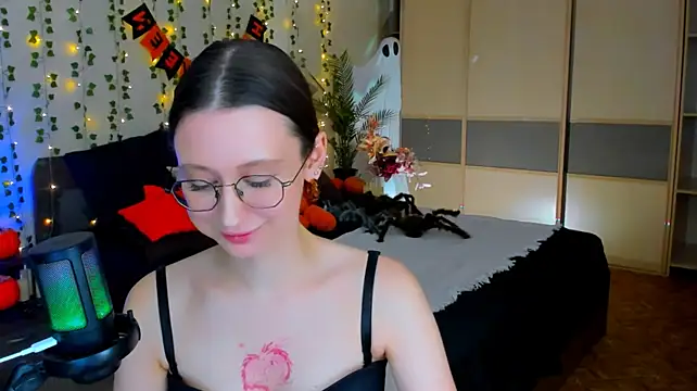 YourLovellyStory – Live XXX-chat