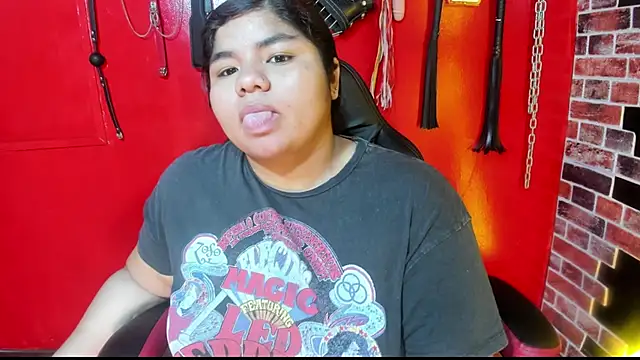 Sala de chat en directo de Lia_Arellano