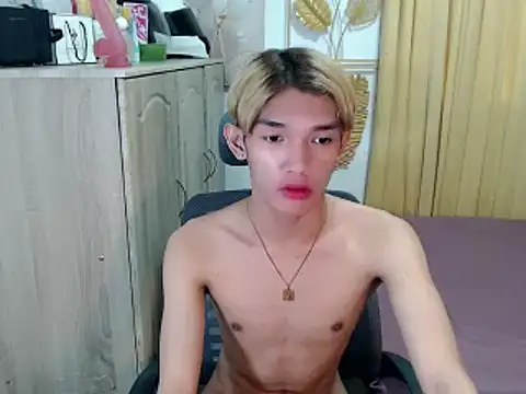 urasian_john18's Webcam Show