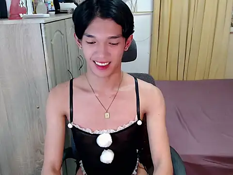urasian_john18 webcam show