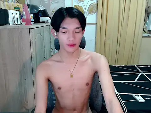 urasian_john18 网络视讯表演