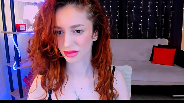 ChristinaConteeree Webcamshow