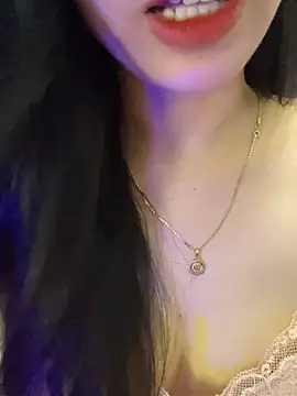 -Maya-0102 Show Webcam