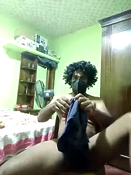 הופעת וובקאם של hotblack7