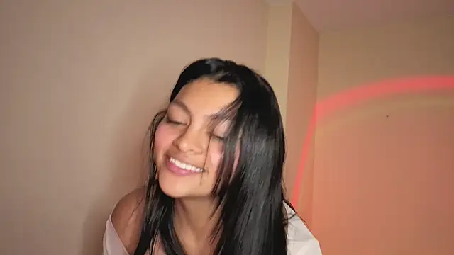 Candela___ Adlı Modelin Canlı XXX Sohbeti