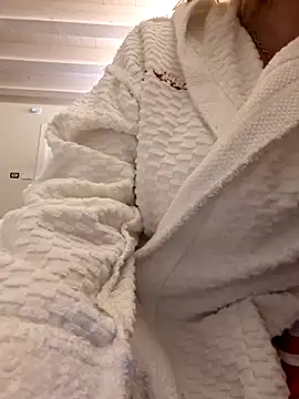 Zoe_87 Show in webcam