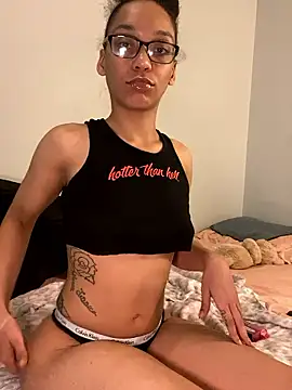 Velvetraexo's Webcam Show