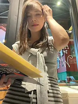 Fire-18's Live XXX Chat
