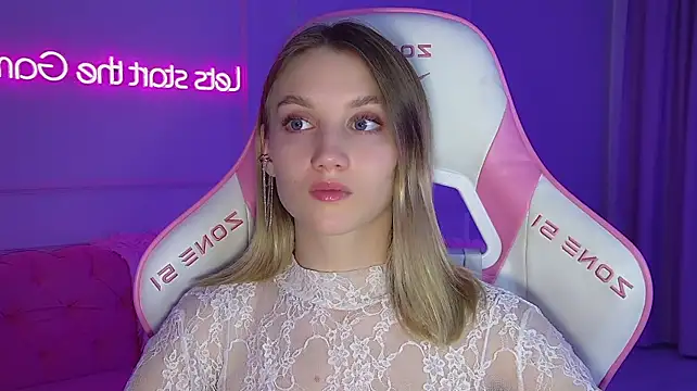 StacyEvances' Live XXX Chat