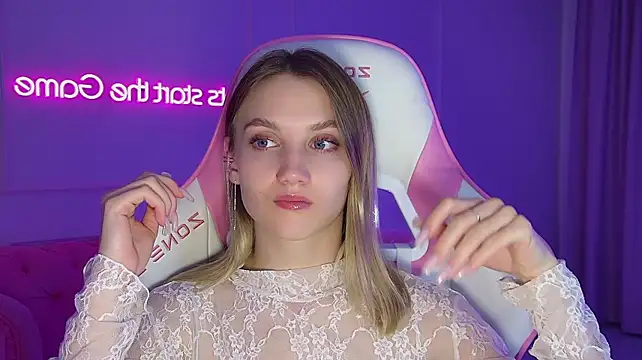 StacyEvances' Live XXX Chat