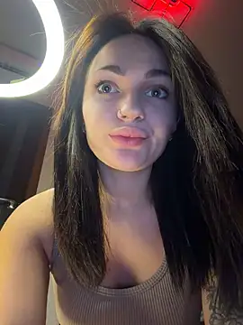BiteMeSarah's Live XXX Chat