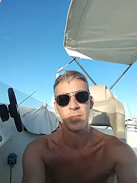 1Hugo1 Show Webcam