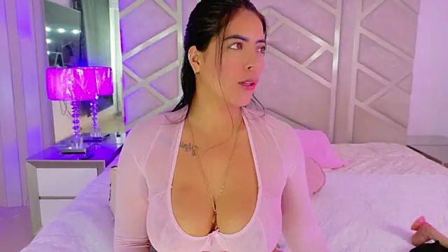 צ'אט XXX בשידור חי של RoseMariee_