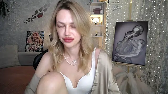 NickyAdamidi Adlı Modelin Canlı XXX Sohbeti