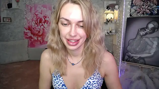 NickyAdamidi Show in webcam