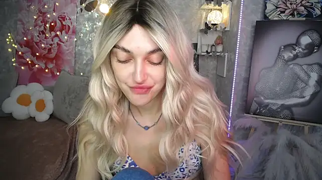 NickyAdamidi Chat XXX in diretta