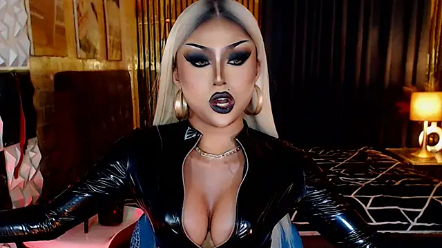 MassiveCockTrans Adlı Modelin Web Kamerası Şovu