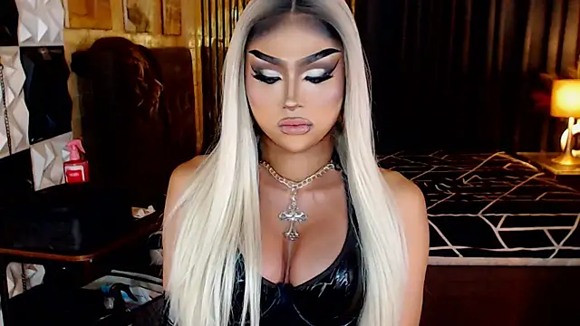 MassiveCockTrans Show in webcam