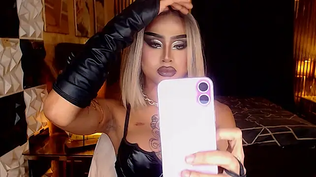 MassiveCockTrans Show in webcam