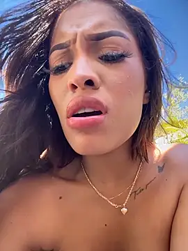 Show de MystiqueXXX na webcam