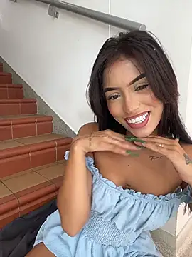 MystiqueXXX's Webcam Show