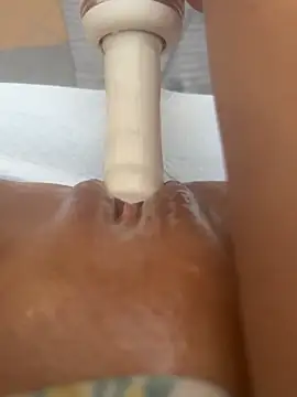 MystiqueXXX's Webcam Show