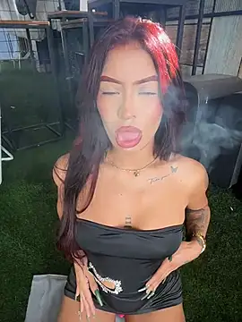 MystiqueXXX's Webcam Show