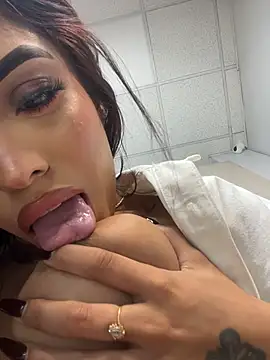 MystiqueXXX Webcam-Show