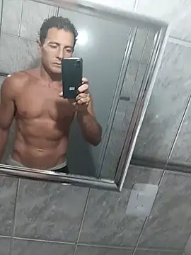 Show modela dropdia na web-kameri