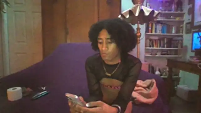Show modela kiyomisade na web-kameri