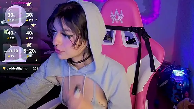 larah_uwu 现场XXX聊天
